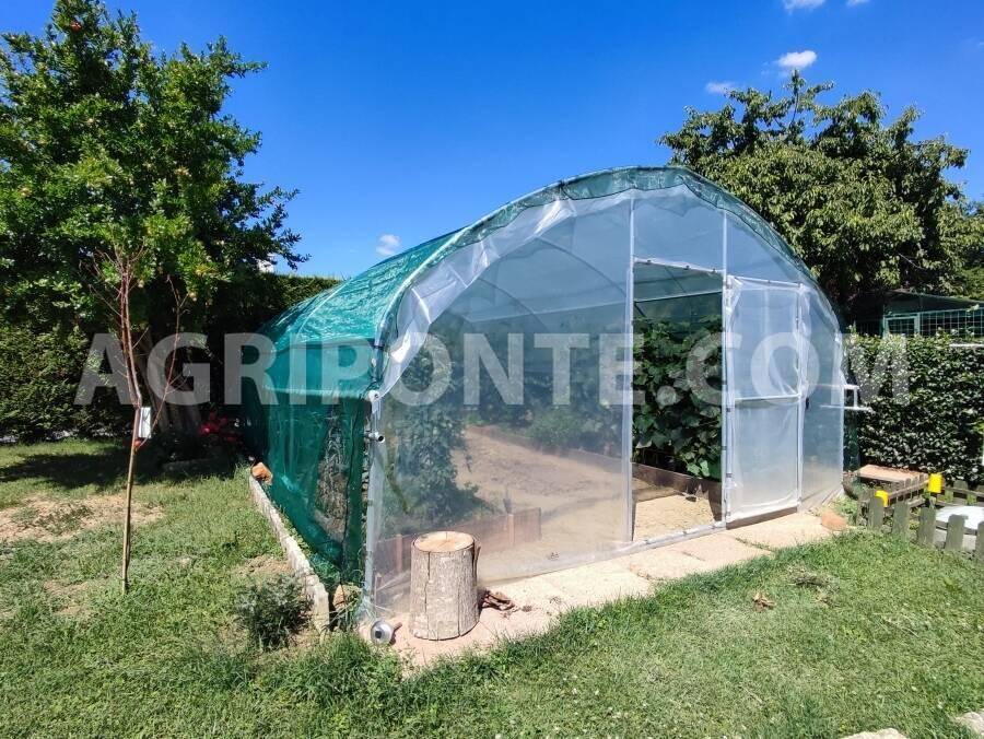 Greenhouse for vegetable garden with straight lateral joint